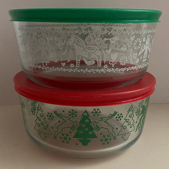Pyrex Holiday Pyrex Christmas Glass Storage With Lids 4 Cup Size Poshmark